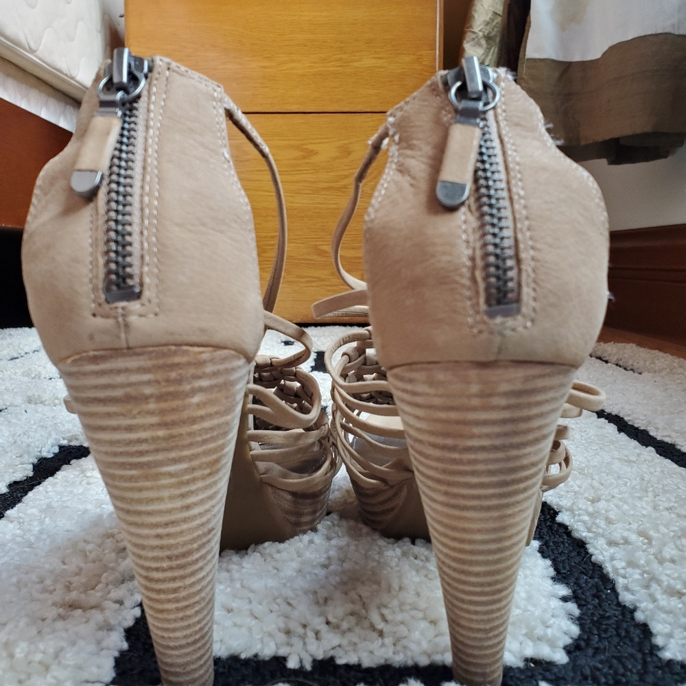 B Makowsky woven platform sandals - Picture 2 of 11